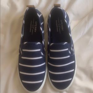 women’s Sperrys collaboration Vineyard Vines shoes
